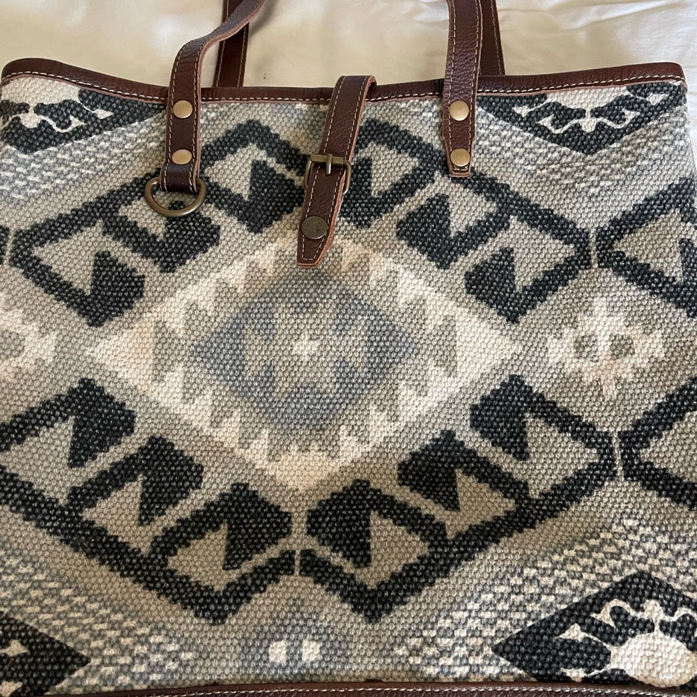 Like new Myra Bag- Pure Tote Bag